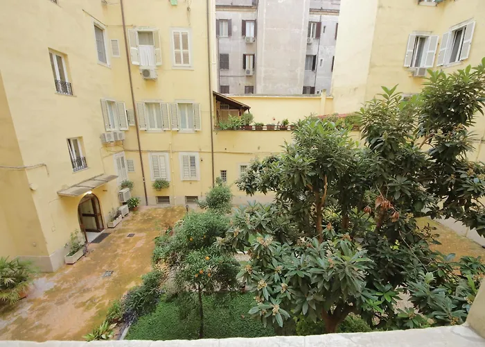 Giant Borghese Appartamento